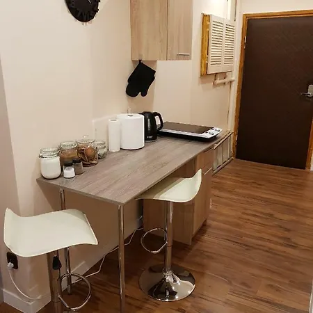 Apartment Dobry Najem 8 *