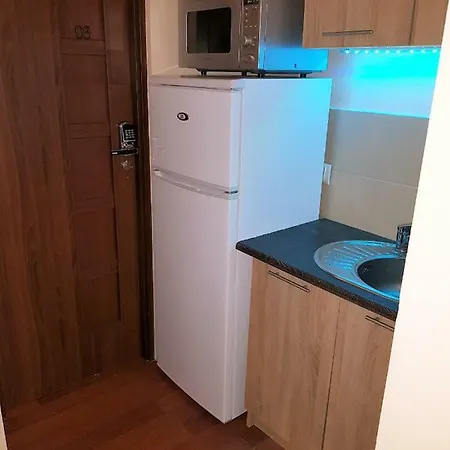 Apartment Dobry Najem 8 *